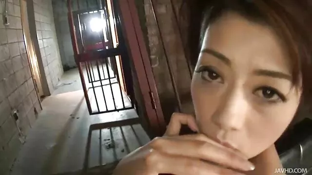 Pornografia sensual sem registo.  O impacto do esperma restante no rabo da jovem sabedoria videos pornôs gratis