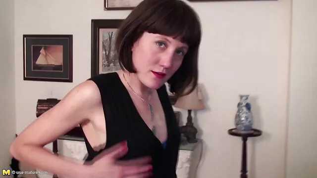 Pornografia sensual sem registo.  Bêbado bêbado a divertir-se com um pervertido assistir vídeos pornôs grátis a foder