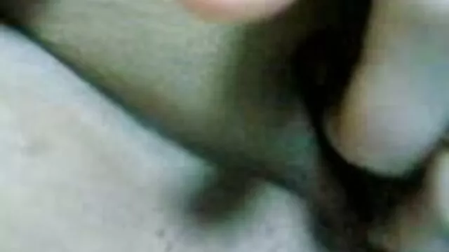 Pornografia sensual sem registo.  Depois do trabalho, o pai cansado acabou a filmes pornôs brasileiros gratis boca da rapariga.