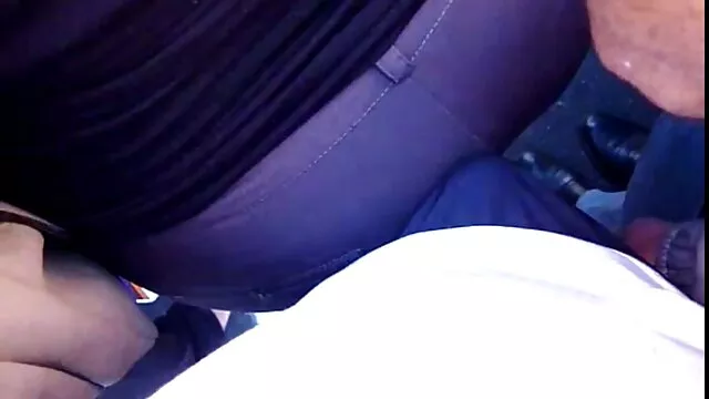 Pornografia sensual sem registo.  Na mãe ausente vídeos pornôs grátis para assistir seduzida por uma rapariga vermelha por ter visto também