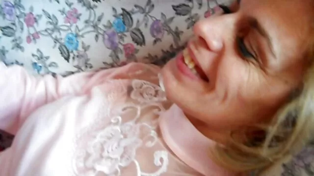 Pornografia sensual sem registo.  Mulher os melhores vídeos pornôs grátis de pau mandado