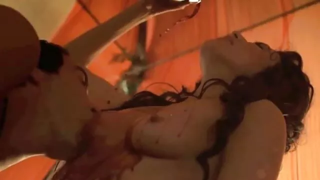 Pornografia sensual sem registo.  Aventuras ver vídeos pornôs gratuitos orais e anal de um casal familiar