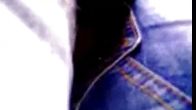Pornografia sensual sem registo.  Sam filmes pornôs brasileiros gratis é filmado em desencorajando a câmera e tendo visto duck com sua mãe