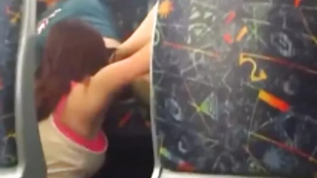 Pornografia sensual sem registo.  A filha do video porno com qualidade pai era feliz com a puta do Pai e a namorada.