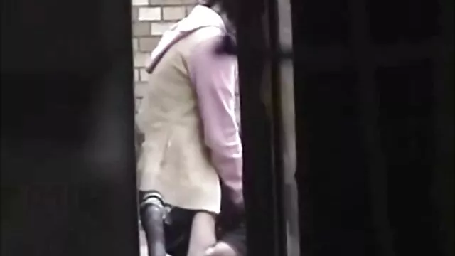 Pornografia sensual sem registo.  O marido bêbado de vestido de Ano Novo vídeospornôs grátis criticou um vizinho no rabo