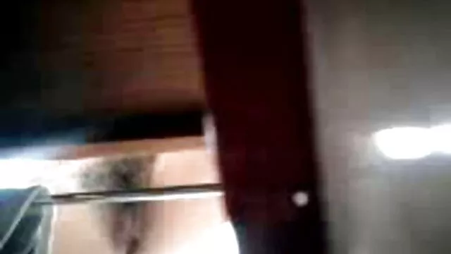 Pornografia sensual sem registo.  Vejam a Morena A vídeos de pornôs grátis morena adora masturbar-se