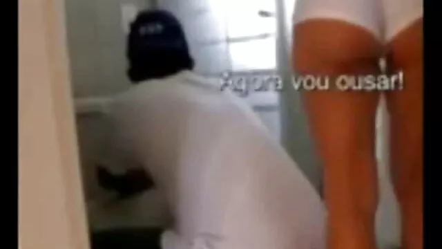 Pornografia sensual sem registo.  Esta mulher tem analse Med assistir canal porno gratis com um jovem.