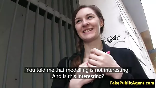 Pornografia sensual sem registo.  Partida da Rússia para a junta o video porno mais visto no mundo pornográfica Turca