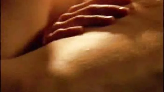 Pornografia sensual sem registo.  A criança quero ver um filme pornô de graça limpa bem o pé