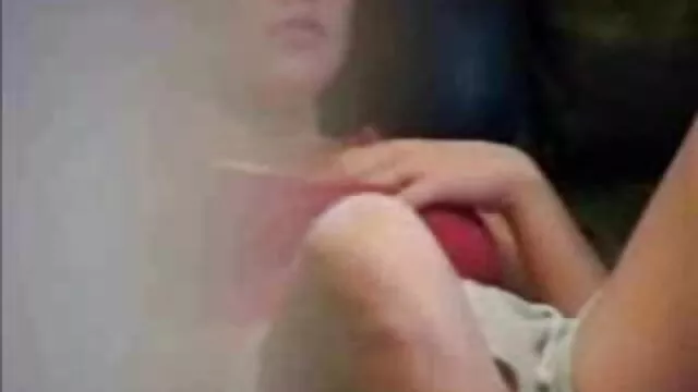 Pornografia sensual sem registo.  Rabo grosso a lamber e a pôr ervas nas ver vídeos pornôs grátis costas