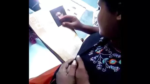 Pornografia sensual sem registo.  As Lésbicas esmaltam vidios pornôs grátis os buracos com brinquedos.