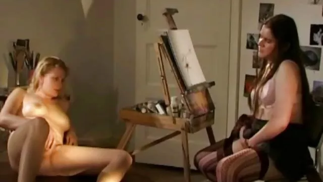 Pornografia sensual sem registo.  Apenas uma morena de Doggystyle vídeos pornôs grates em brunebcam.